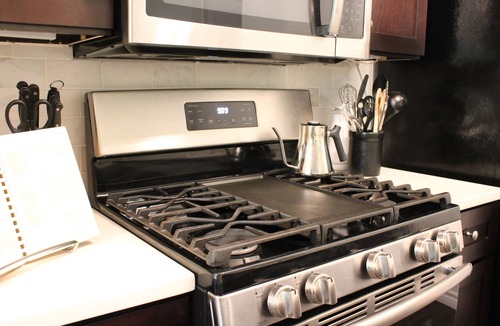Arroyo Secco Condo | Welcome to your treehouse oasis in the city!