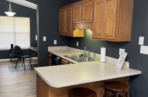 Albany House | Welcoming Oasis for Business or Leisure!