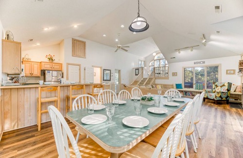 Monteray Shores House | Well appointed OBX beach house with access to community pool and tennis courts