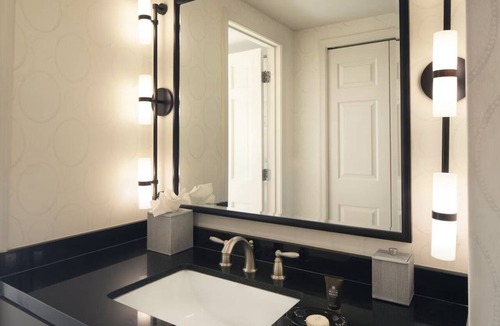 West End Hotel | Wellness Deluxe King at Melrose Georgetown Hotel, Pets Allowed
