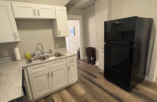 Highland Square Apartment | West Hill Retreat