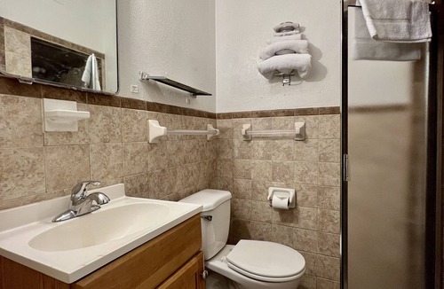 Elmwood Area Hotel | Western Motel