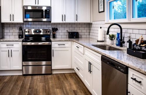 Atlanta House | Westside Bungalow conveniently located near Stadiums, shopping and nightlife.