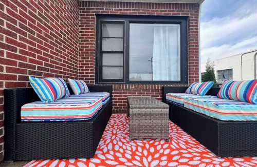 Dartmoor House | Westside House 2 Miles to Downtown and the Stadium