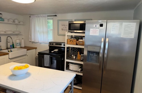 Palo Pinto County Cabin | Wet Feet Retreat! Lake front cabin in quiet cove.