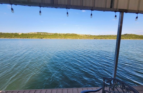 Palo Pinto County Cabin | Wet Feet Retreat! Lake front cabin in quiet cove.