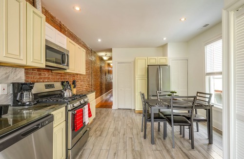 Bloomingdale Apartment | WFH in DC! Rowhouse Unit w/Office & Deck By HU
