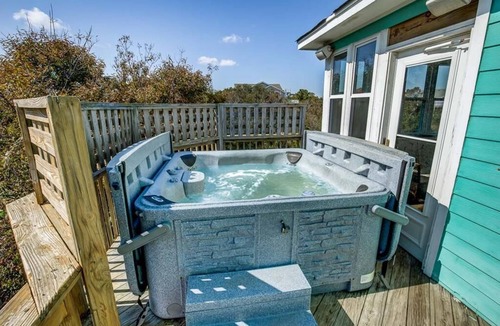 Whalehead Beach House | Whalehead with a Private Pool & Hot Tub!
