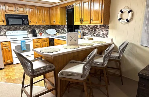 Talladega Boat Rental | “Whatever Floats Your “House” Boat” AC,Heat