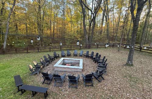 McLeansville House | Whisper Chalet Reunions Groups 20 Plus Guests