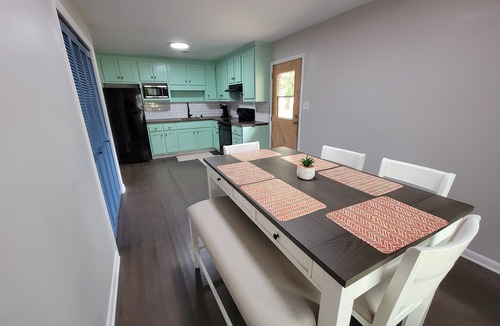 Washington House | Whole House - 3 Bedroom
