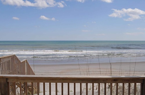 Surf City House | Wholly Mackerel - Oceanfront, 2 Bedroom, Adorable Cottage in Surf City! Dog