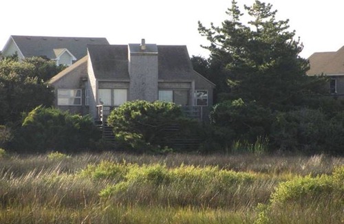 Hatteras House | Will's Hideaway 3 Bedroom Cottage by RedAwning