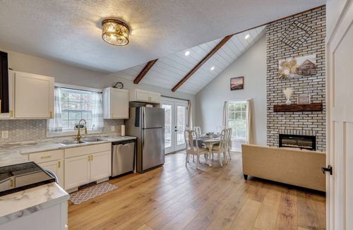Willard Cottage | Willard Home On Working Farm w/Water Views!