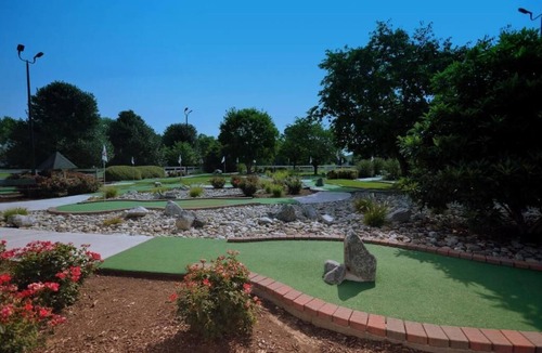 Berkeley Villa | Williamsburg | Historic Retreat | Pool & Tennis | 2BR
