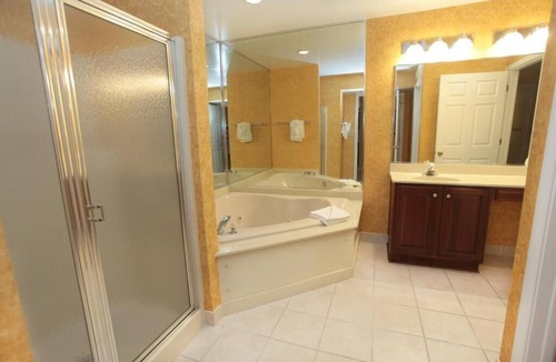 Berkeley Resort | Williamsburg Vacation Resort in historical Virginia near amusement park & beach