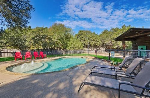 Wimberley Apartment | Wimberley Log Cabins Resort and Suites- Unit 2