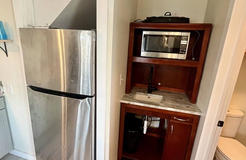 Salvo Apartment | Wimble Shoals Chateau - Studio in Salvo above Surf Shop-