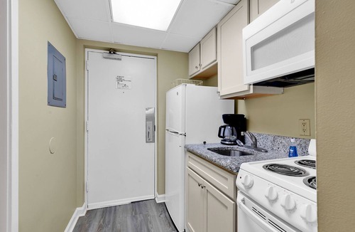 Downtown Myrtle Beach Hotel | Windsurfer Hotel