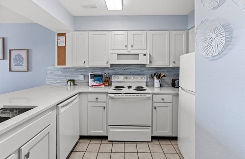 Windy Hill Condo | Windy Shores #106-Kitchen Remodel,O/F Balcony,Pool