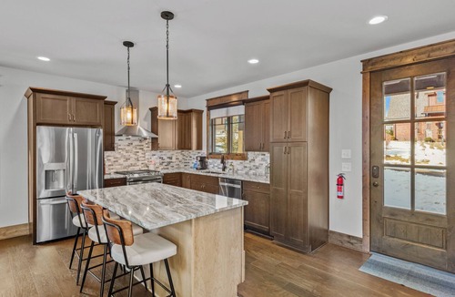 Elk Park Cabin | Winewood Haven at Eagles Nest - Fireplaces, King Ensuite, Firepit