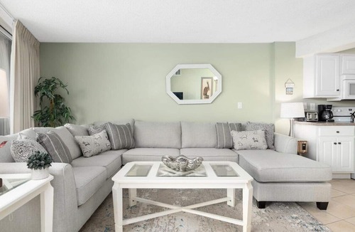 Midtown Ocean City Condo | Wonderful 2 BR 2 BA Condo in an Oceanfront Building with Pool!