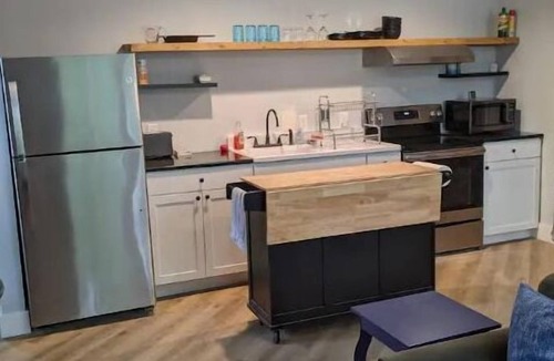 Wilmington Cottage | Wonderful Downtown Cottage - Big Backyard - Pet Friendly!