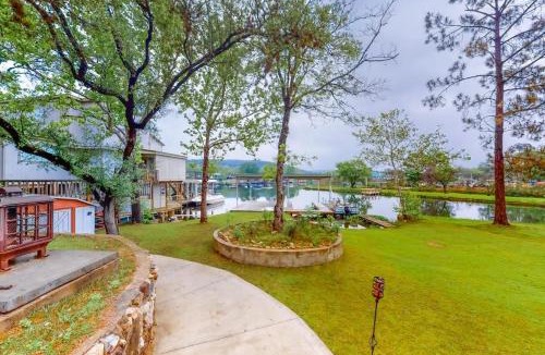 Kingsland House | Wonderful Lakefront Home with Yard, Water Views, Central AC, WiFi, Private W/D