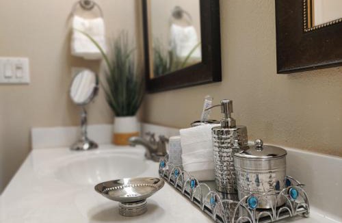 Biggs Field House | Wonderful, plush & luxurious 3 Bed Room Home