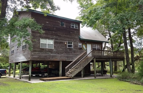 Branford House | Wonderful Vacation Home For Making Memories