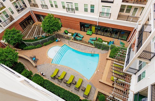 Downtown Baltimore Apartment | Work Relax in Luxury Pool and Free Parking 3 mins to Johns Hopkins