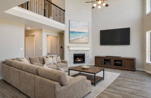 Richmond House | World Cup Ready! Stylish Home 25 Miles to NRG Stadium