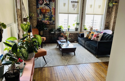 Downtown Houston Apartment | WorldCup Central- Easy access for sports and entertainment.