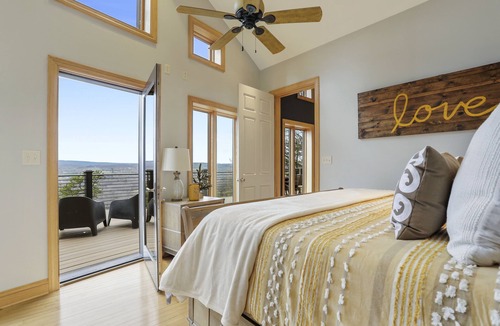 Berkeley Springs House | 🕶️WOW the VIEW🥇Premier HOST🌲Luxurious Lodge🏔️Hot Tub under the stars