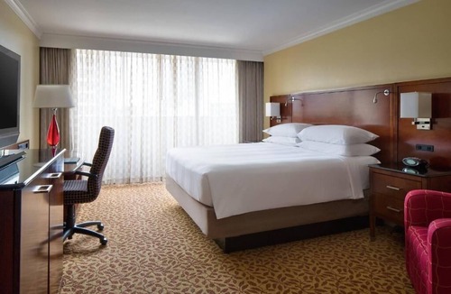 Lenox Hotel | Wyndham Atlanta Buckhead Hotel & Conference Center | 1 Double | Pet Friendly