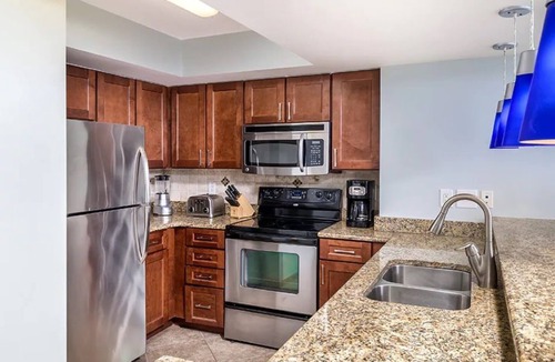 Cherry Grove Beach Resort | Wyndham Towers on the Grove N. Myrtle Beach 2 bedroom Sleeps 6-8!
