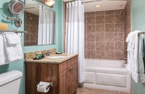 Cherry Grove Beach Resort | Wyndham Towers on the Grove N. Myrtle Beach 2 bedroom Sleeps 6-8!