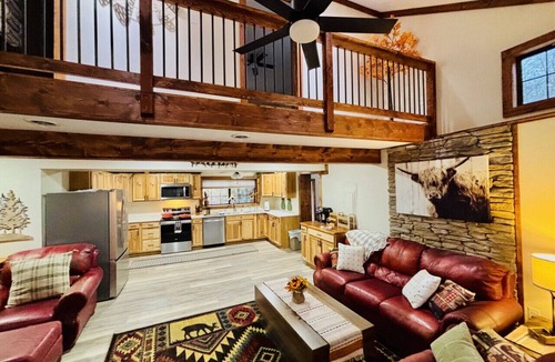 Confluence Cabin | Yough Lake Streamside Cottage w/Hot Tub, Pavilion, Firepit