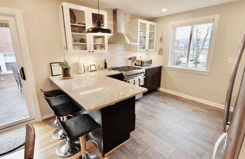 Northeast House | Your Happy Place | 4BR + Parking | Sleeps 8