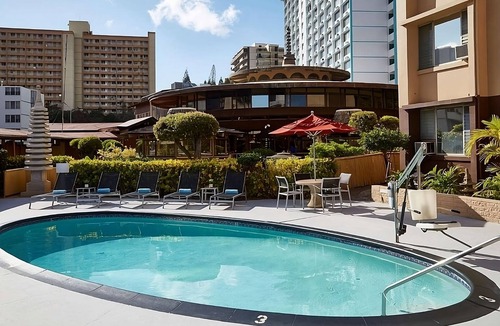 Ala Moana House | Your Home Away From Home! 4 Relaxing Units, Onsite Pool, Pet-Friendly Property