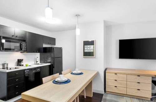 East Congress Hotel | Your Home Away From Home! Short Drive to McKinney Falls State Park, Pet-Friendly
