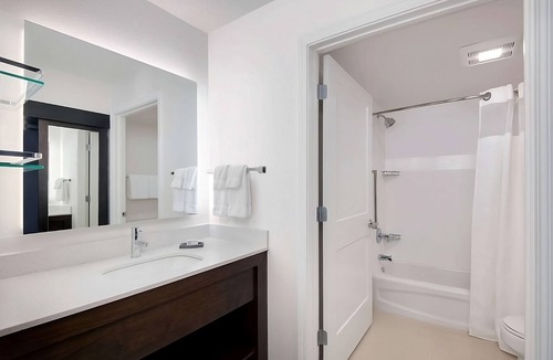 Alpharetta Hotel | Your Home Away From Home! Free Breakfast, Swimming Pool, Pet-friendly!