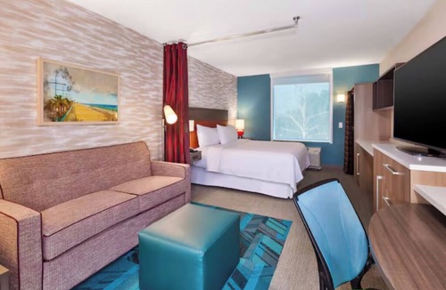 Wilmington Hotel | Your Home Away From Home! Onsite Pool, Free Parking, Breakfast, Pets Allowed!