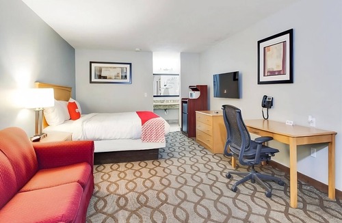 Ingleside Hotel | Your Ingleside Getaway! Free Breakfast, Swimming Pool, Free Parking!