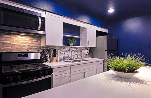 Montrose Apartment | Your Montrose Studios! Sleeps 52/26BR/26BA/26PA