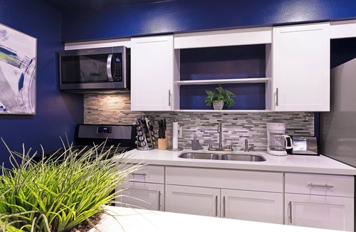 Montrose Apartment | Your Montrose Studios! Sleeps 26/13BR/13BA/13PA