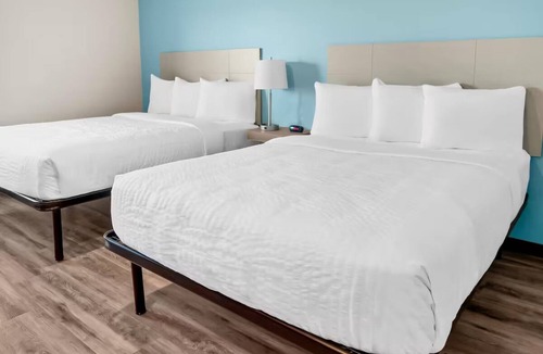 Greenville - Spartanburg Hotel | Your Next Memorable Getaway Starts Here! 3 Units, Pets Are Welcome, Free Parking