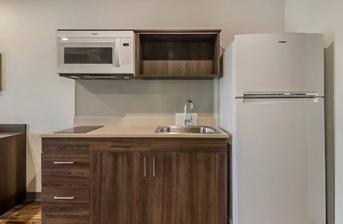 Greenville - Spartanburg Hotel | Your Next Memorable Getaway Starts Here! 3 Units, Pets Are Welcome, Free Parking