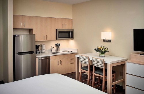 Gwinnett Place Hotel | Your Relaxing Getaway Awaits! 3 Comfortable units to Enjoy! Close to Green Space
