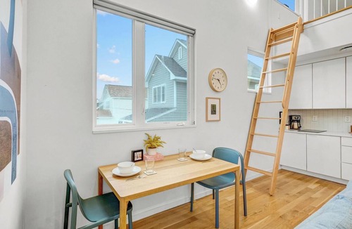 Downtown Apartment | Zen Den, Downtown, Rooftop Hang, Pet Zone